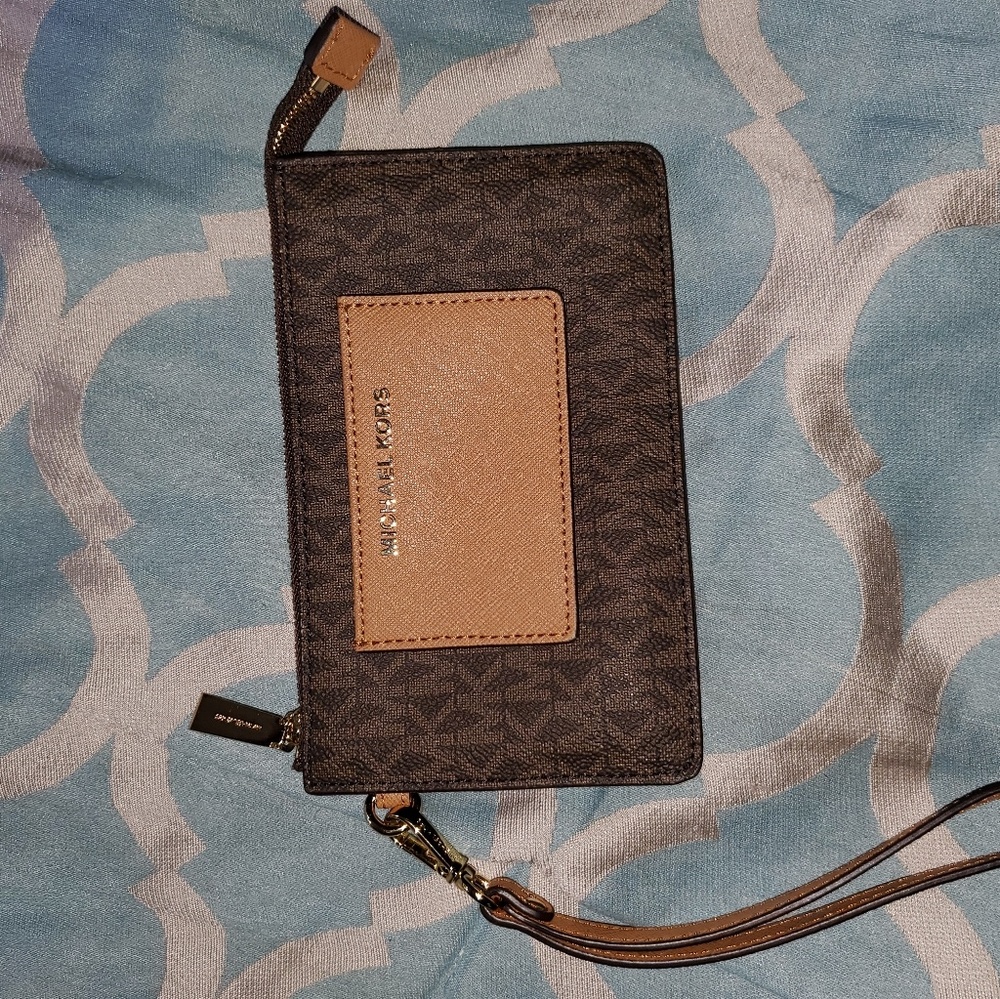 Wristlet